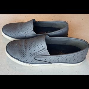 Women’s sperry shoes